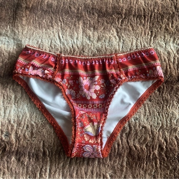 Spell & The Gypsy Collective Poinciana Bloomer Cherry - Picture 2 of 6